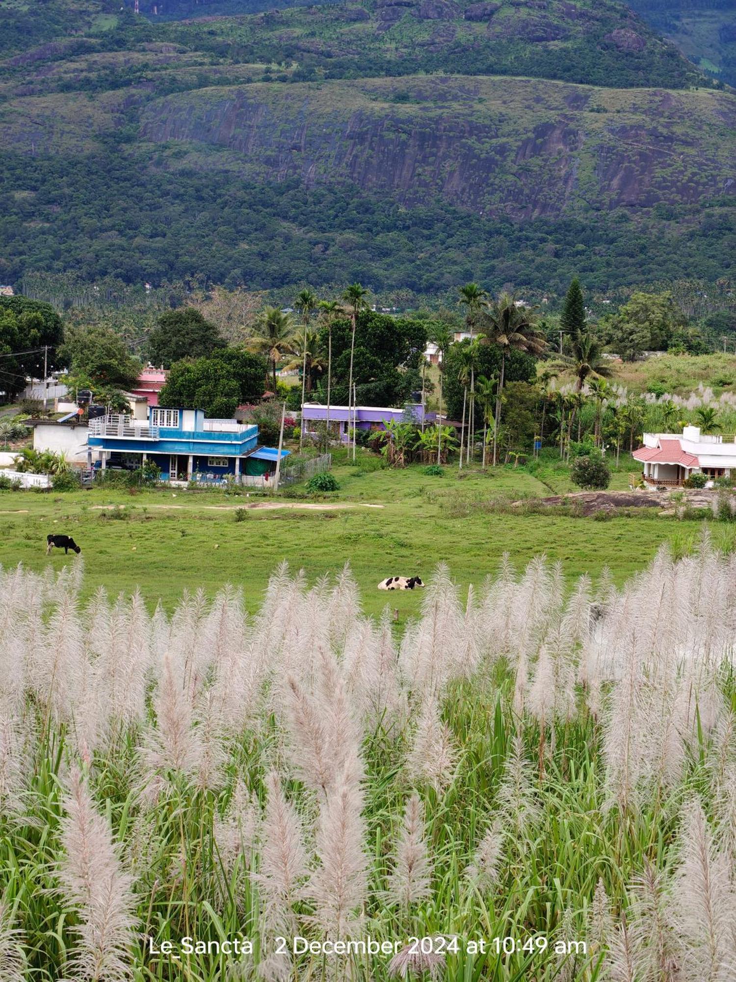 Le Sancta Homestay Maraiyūr Eksteriør billede